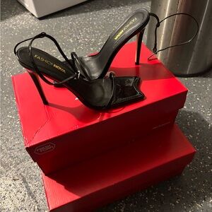 Fashion Nova Black paten leather strappy sandal